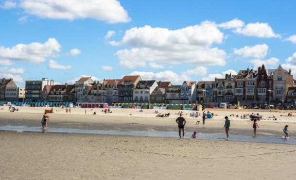 Апартаменты Les Pieds Dans Le Sable Мало-ле-Бен Экстерьер фото